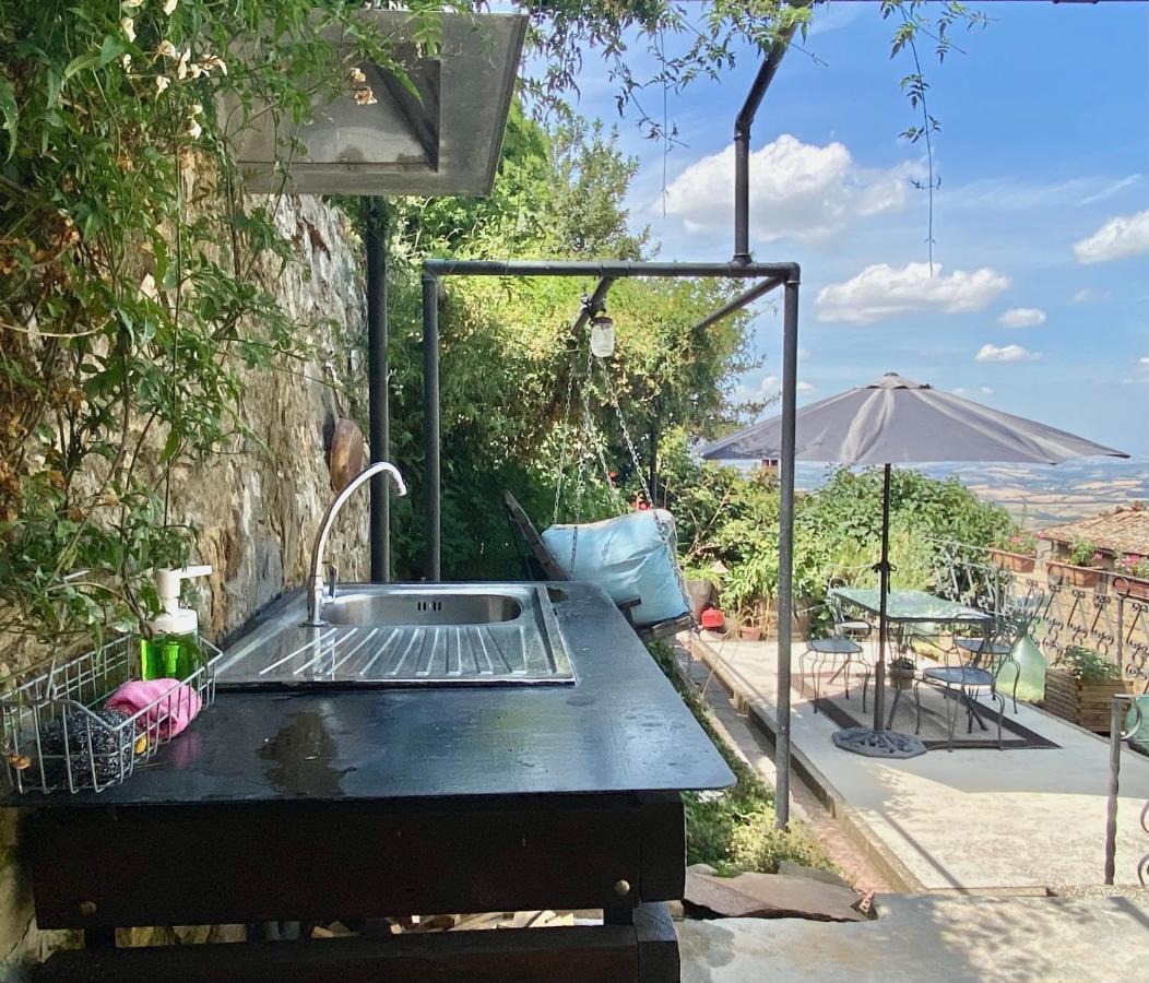 Villa Panoramic Nest In Montalcino Exterior foto